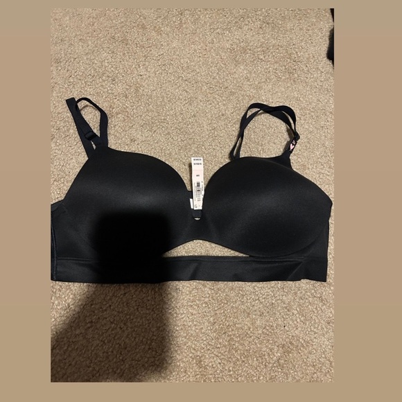 Brand New VICTORIA SECRET BRAS X 3 - Picture 5 of 6